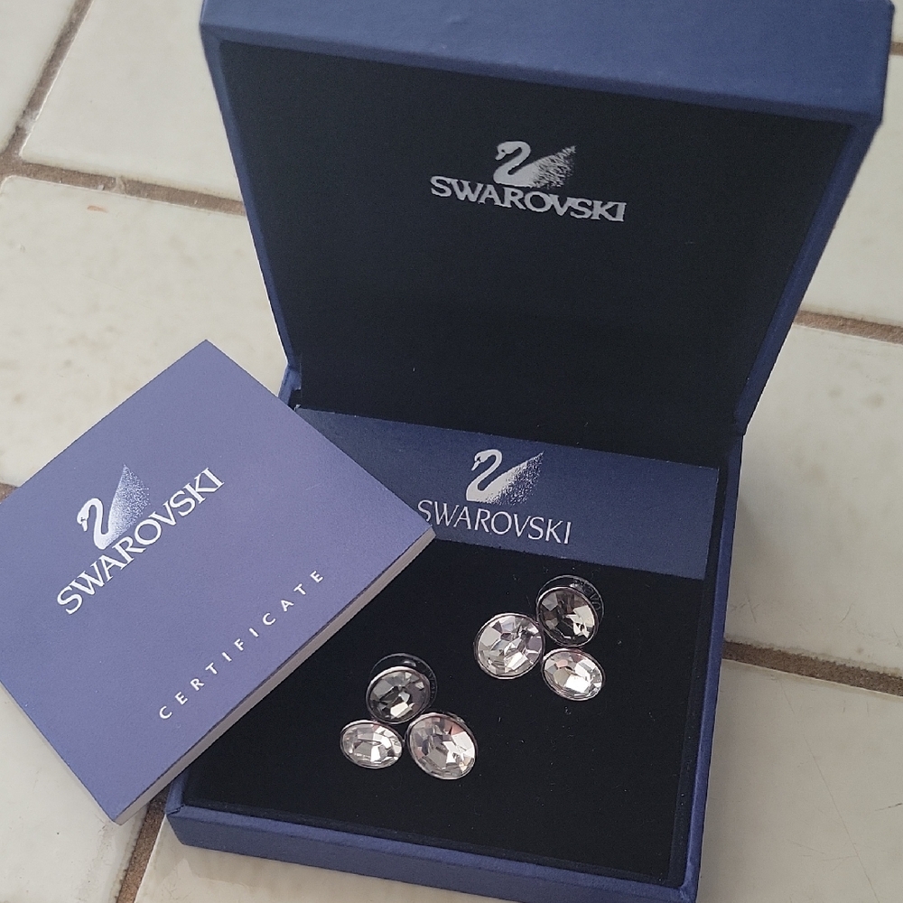 Swarovski Diva Cluster Stud Earrings  EUC 100% Authentic Black-Clear Crystals